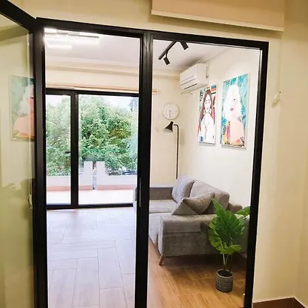 2v1 - Center 1 Apartment *