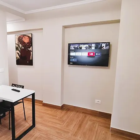 Apartman 2v1 - Center 1 *